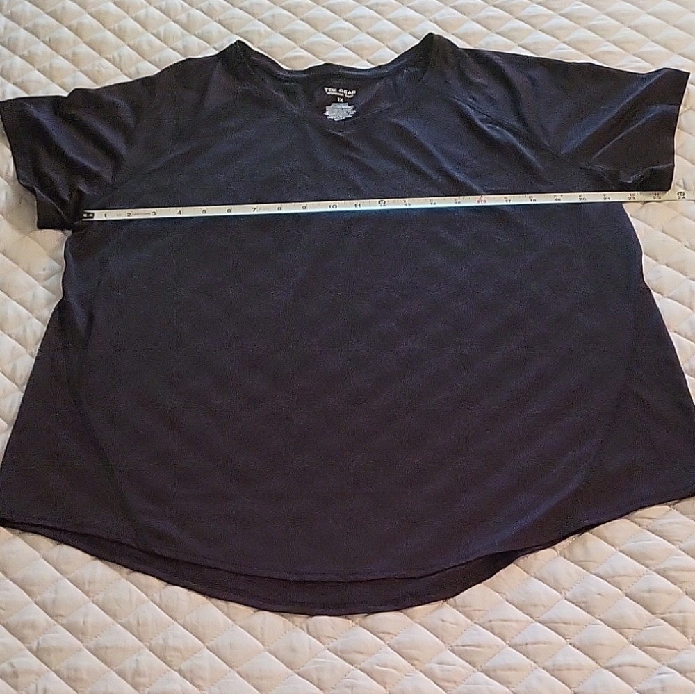 Time and Tru Women's Black Short Sleeve Tee